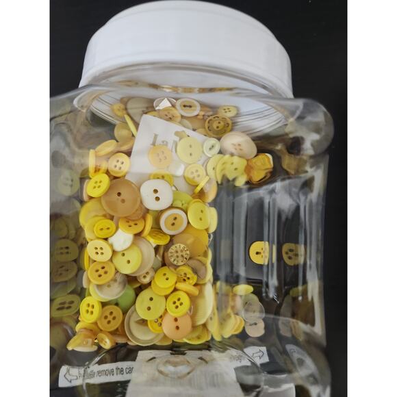 Yellow Buttons various shapes/sizes, new, vintage - Picture 5 of 5